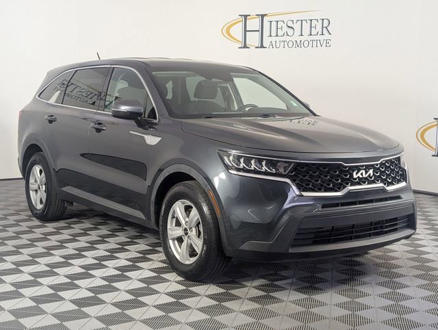 Used 2022 Kia Sorento LX image 2