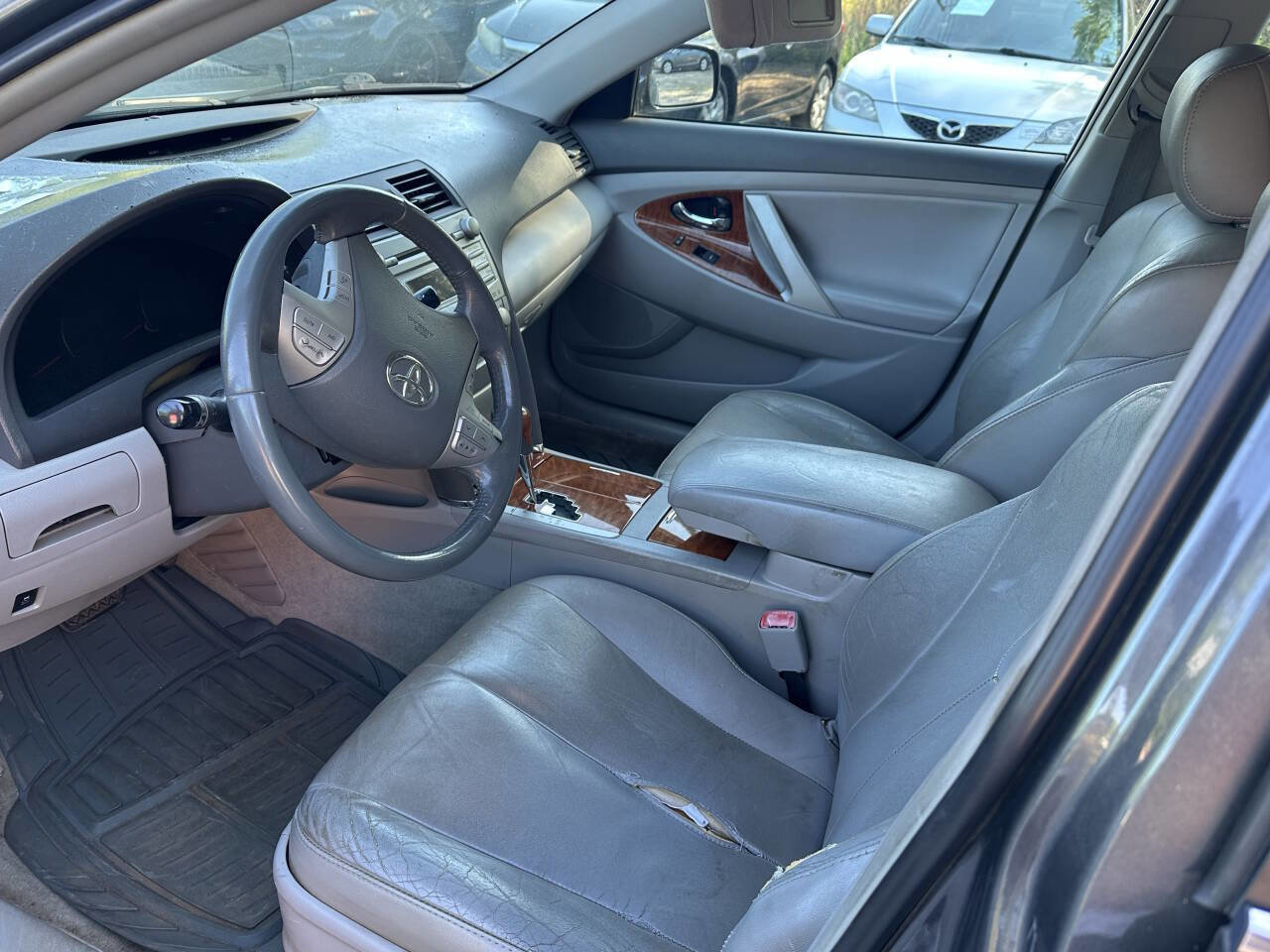 Used 2011 Toyota Camry XLE w/ XLE Extra-Value Pkg #2 image 8