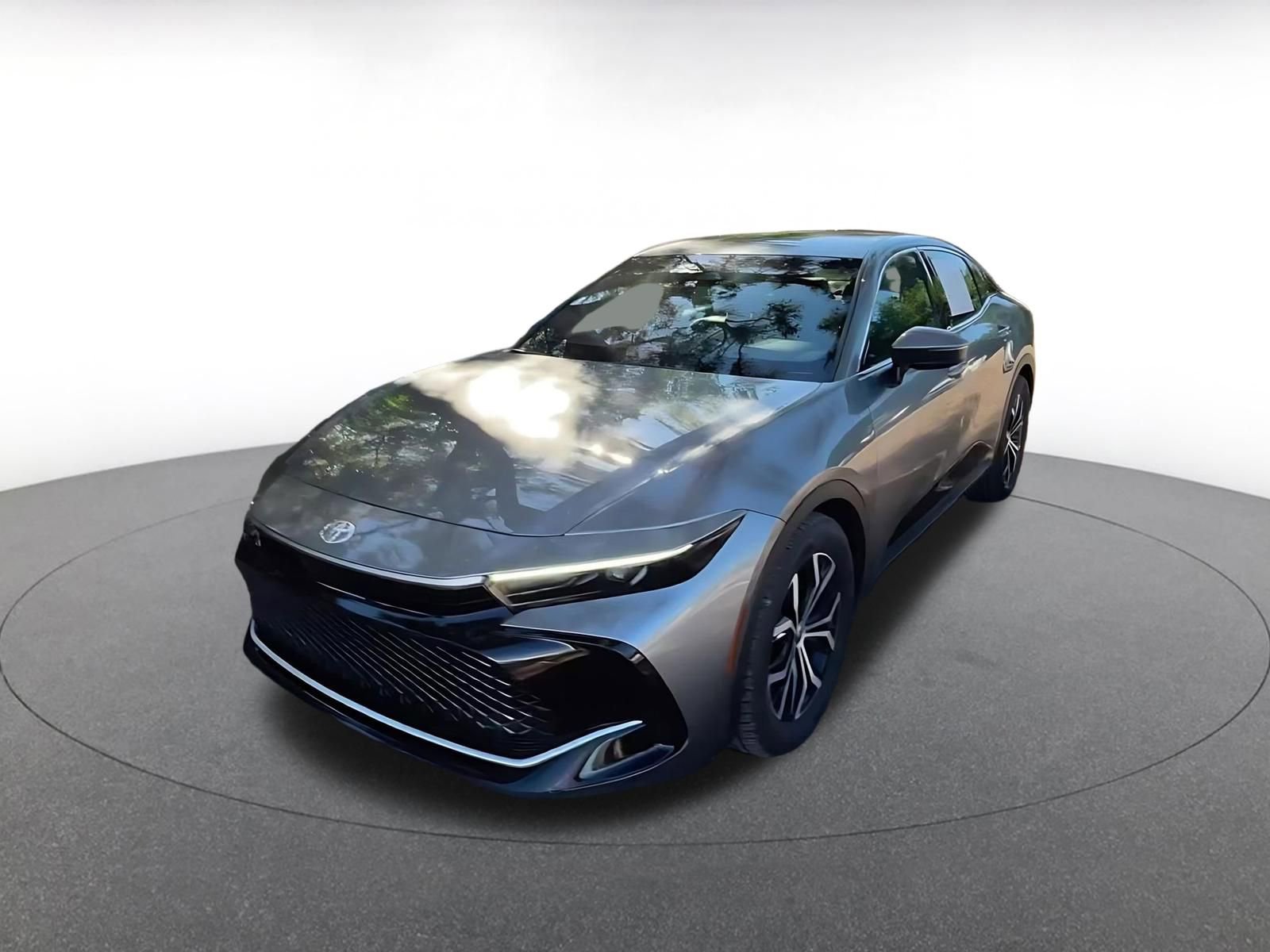 Used 2025 Toyota Crown XLE image 7