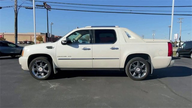 Used 2012 Cadillac Escalade EXT Premium image 5