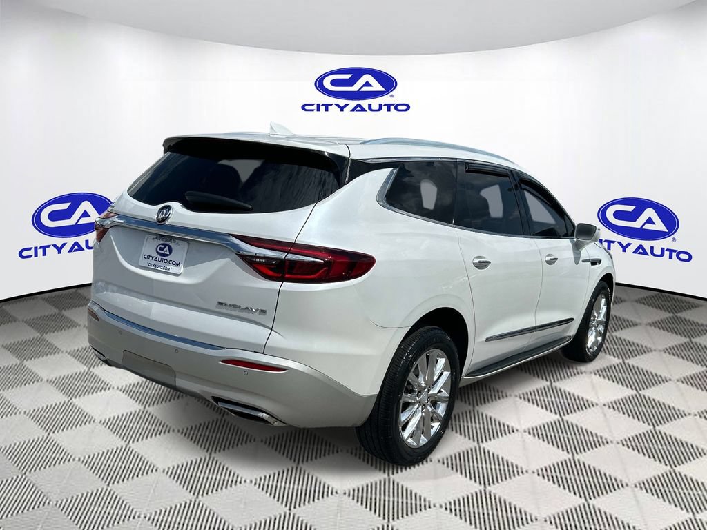Used 2018 Buick Enclave Premium w/ Experience Buick Package FWD image 3