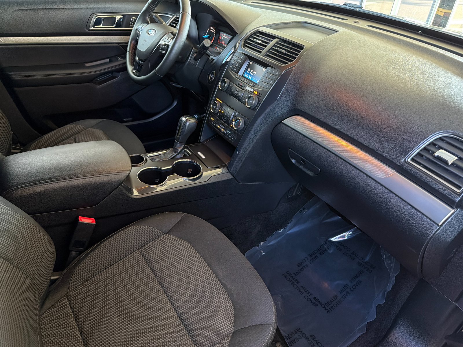 Used 2018 Ford Explorer XLT FWD image 16