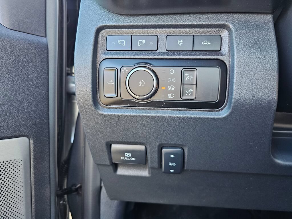 Certified 2024 Ford F350 Platinum w/ Tremor Off-Road Package AWD/4WD image 21