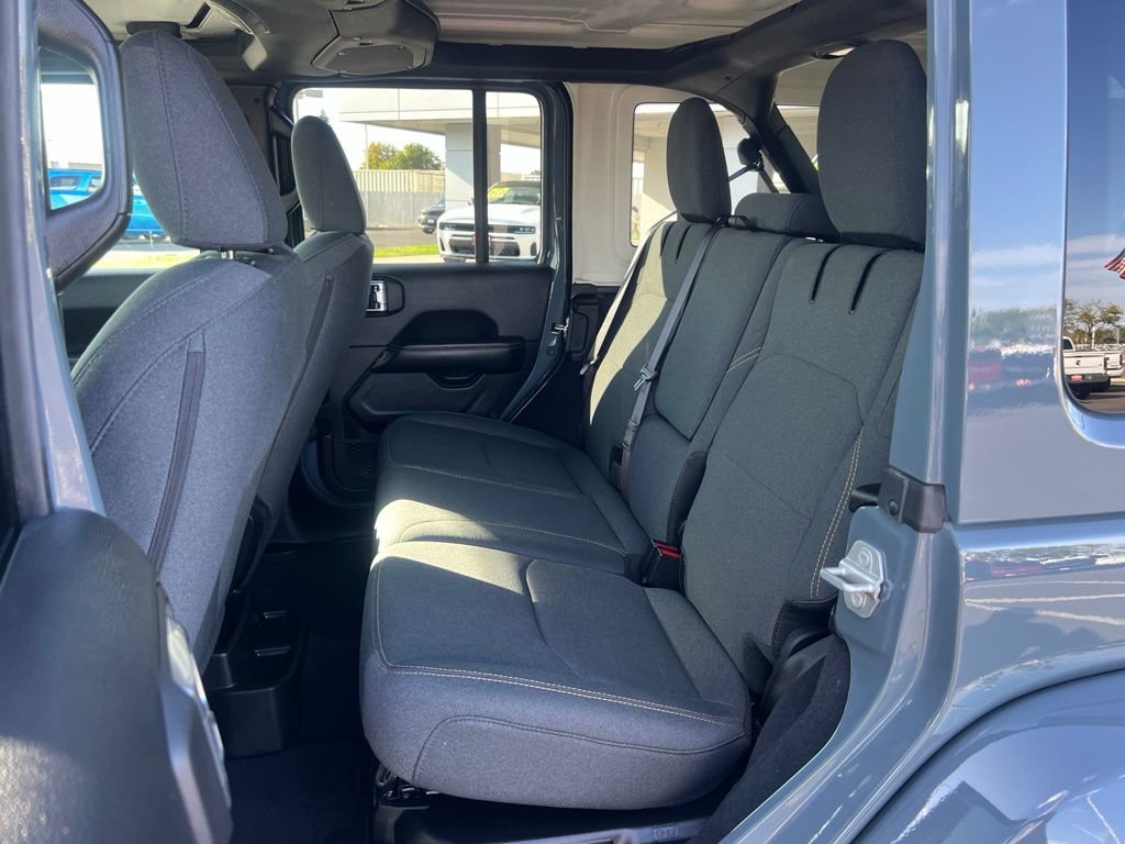 Used 2025 Jeep Wrangler Unlimited Sahara AWD/4WD image 22