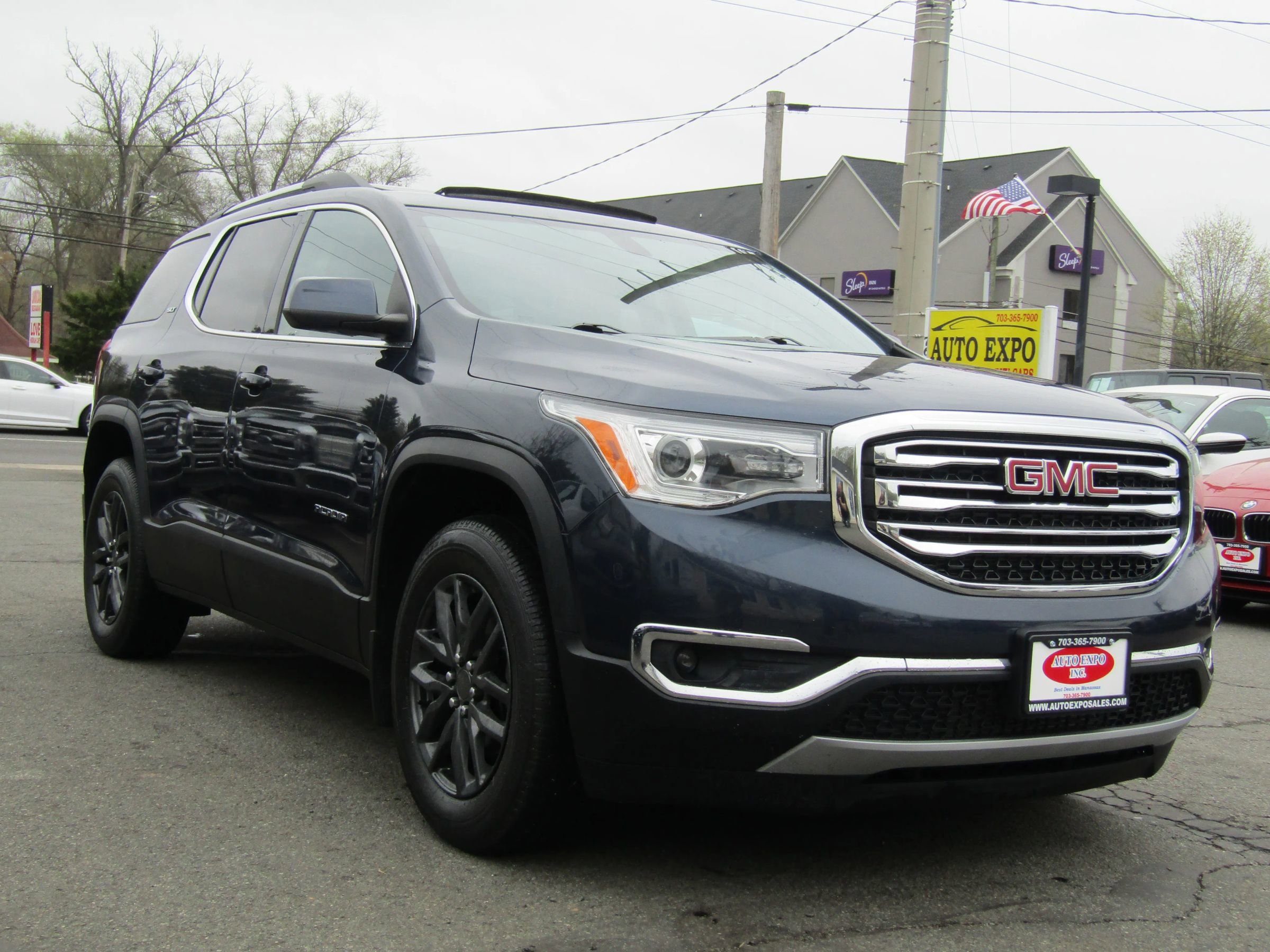 Used 2018 GMC Acadia SLT AWD/4WD image 1