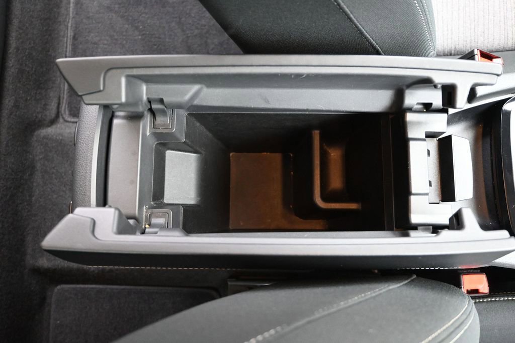 Used 2022 Nissan Rogue SV FWD image 13