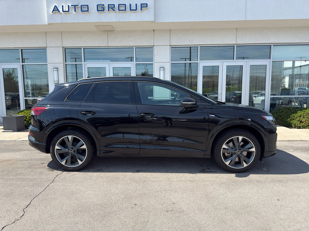 Used 2023 Audi Q4 e-tron Premium Plus image 2