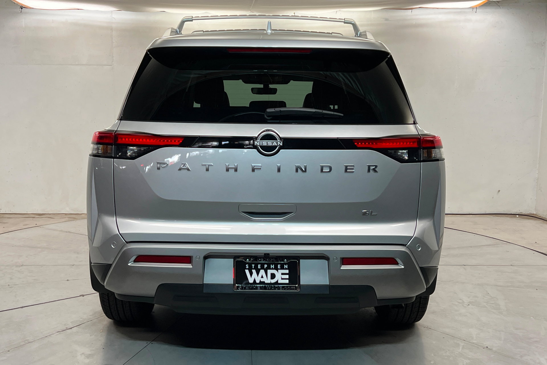 Used 2025 Nissan Pathfinder SL FWD image 5