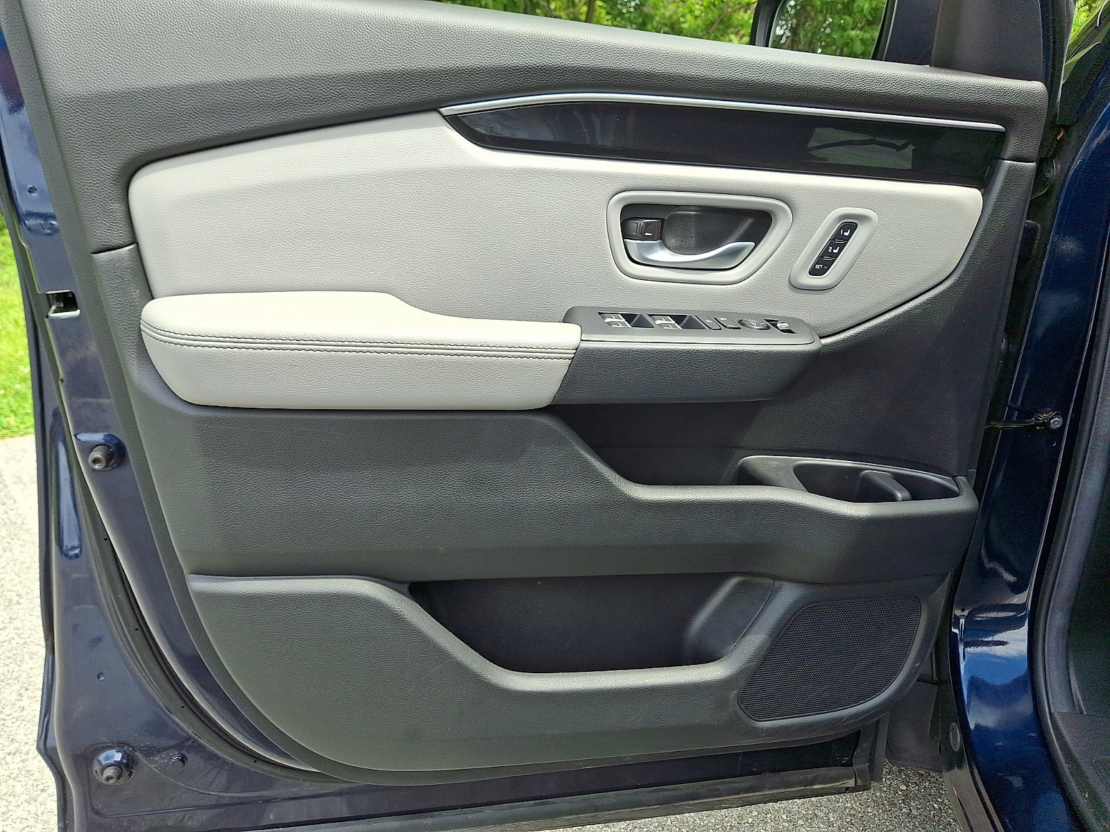 Used 2025 Honda Pilot EX-L image 12