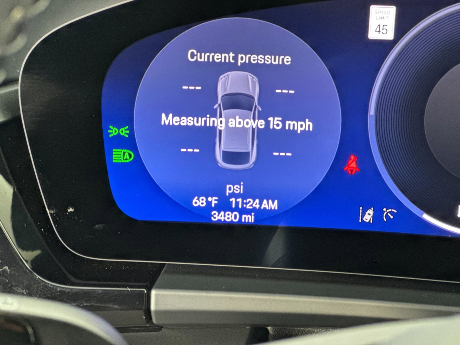 Certified 2025 Porsche Macan 4 Electric AWD/4WD image 32