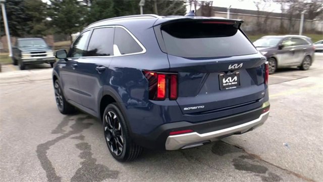 New 2025 Kia Sorento EX image 9