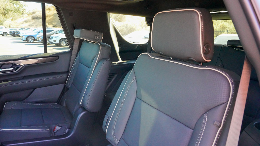 New 2027 GMC Yukon Elevation w/ Elevation Premium Package AWD/4WD image 10