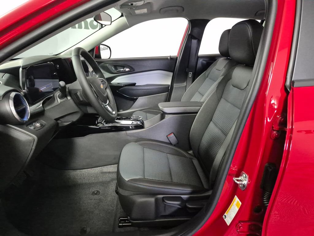New 2026 Chevrolet Trax LT image 9