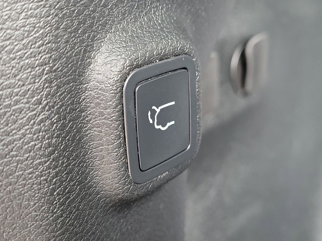 Used 2020 Jeep Cherokee Limited image 11