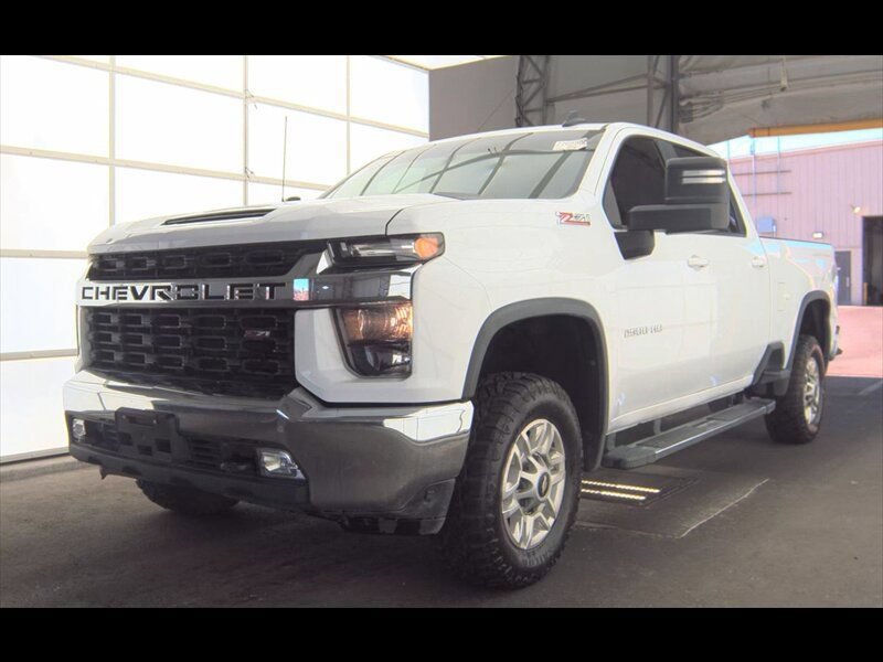 Used 2022 Chevrolet Silverado 2500 LT w/ Convenience Package AWD/4WD image 3