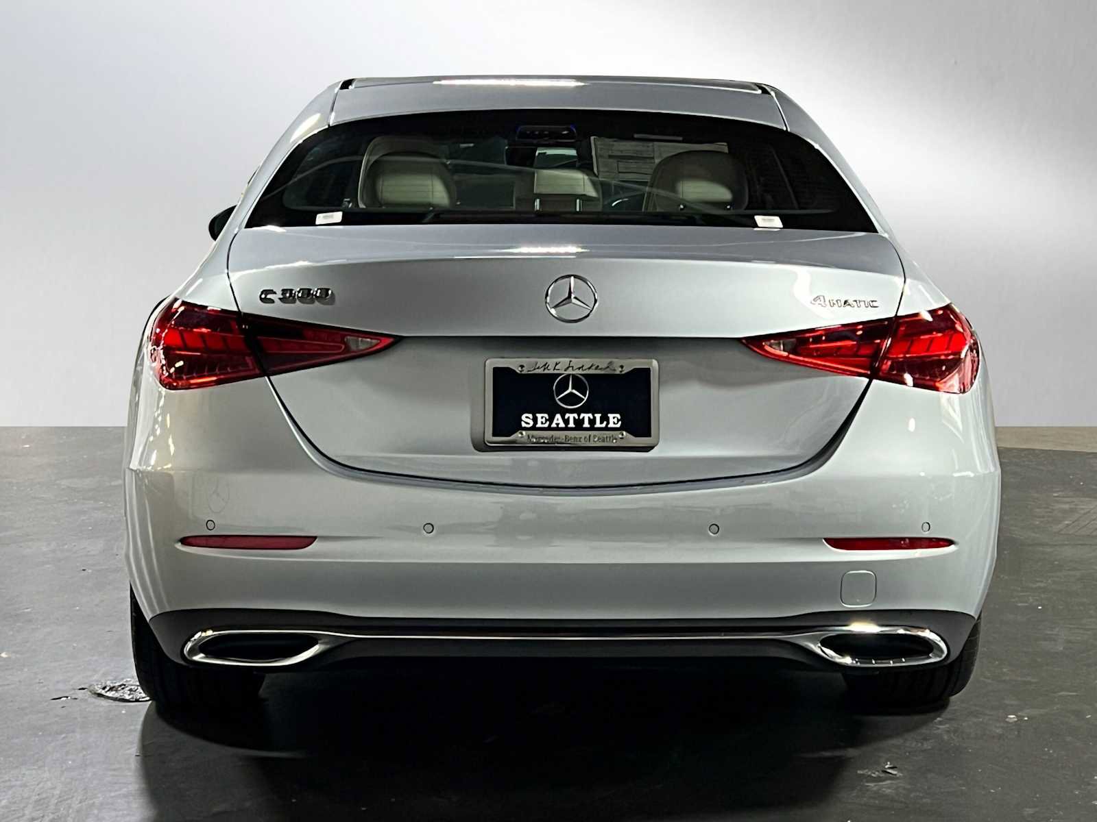 Used 2025 Mercedes-Benz C 300 4MATIC Sedan image 4