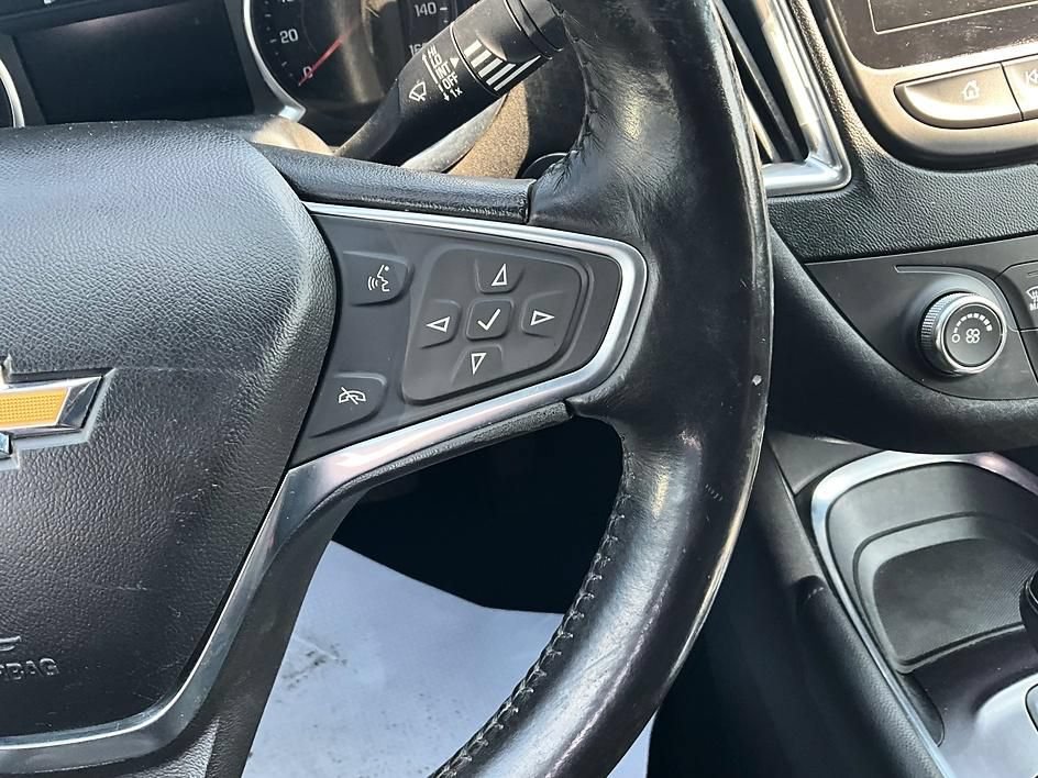 Used 2018 Chevrolet Malibu LT FWD image 29