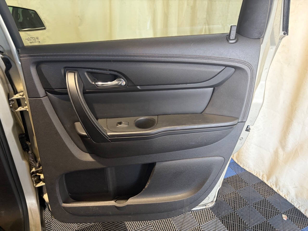 Used 2014 Chevrolet Traverse LT FWD image 11