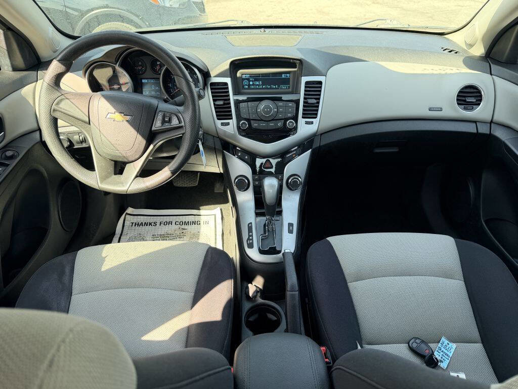 Used 2014 Chevrolet Cruze LS FWD image 6