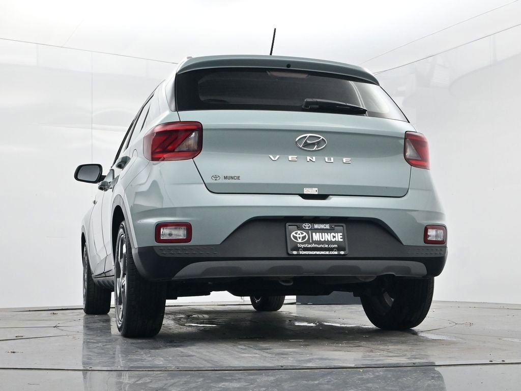Used 2025 Hyundai Venue SEL image 49