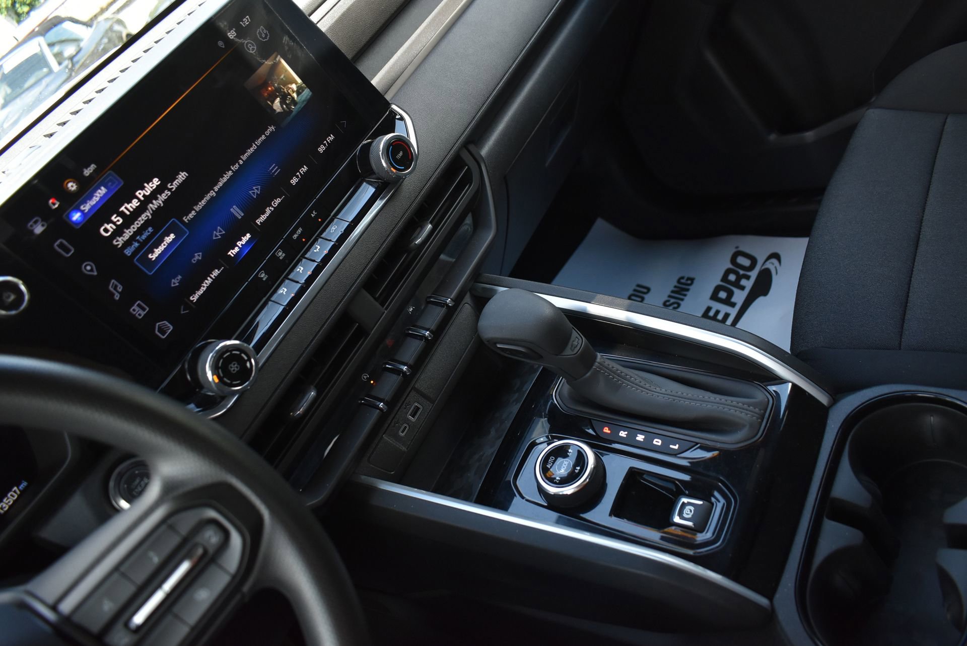 Used 2024 Chevrolet Colorado Trail Boss image 22