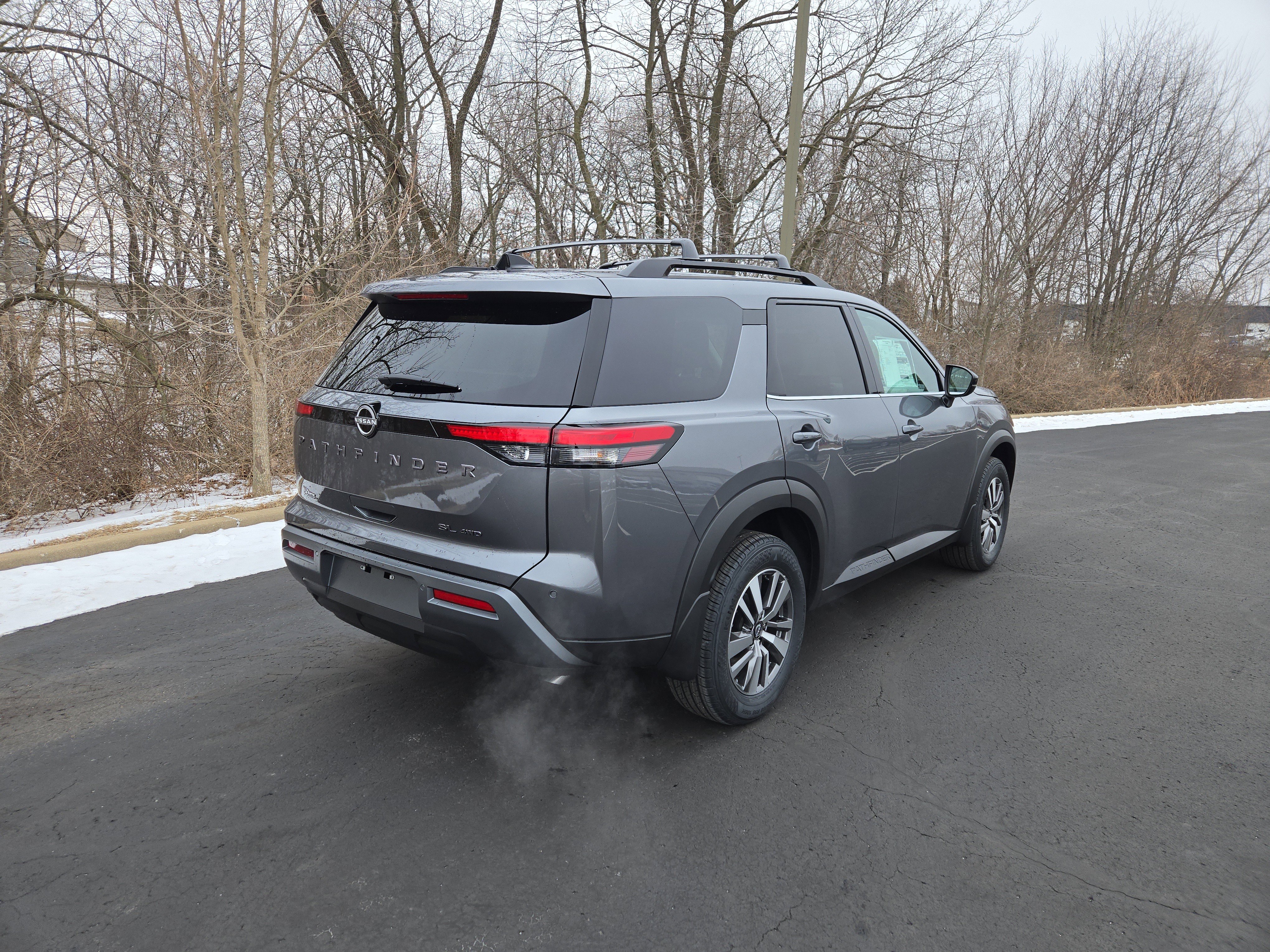 New 2026 Nissan Pathfinder SL image 3