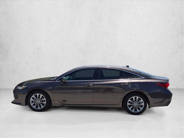 Used 2020 Toyota Avalon XLE w/ Moonroof Package FWD image 9