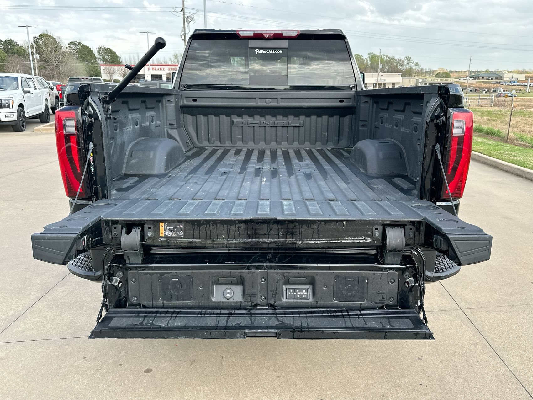Used 2024 GMC Sierra 2500 Denali Ultimate AWD/4WD image 23