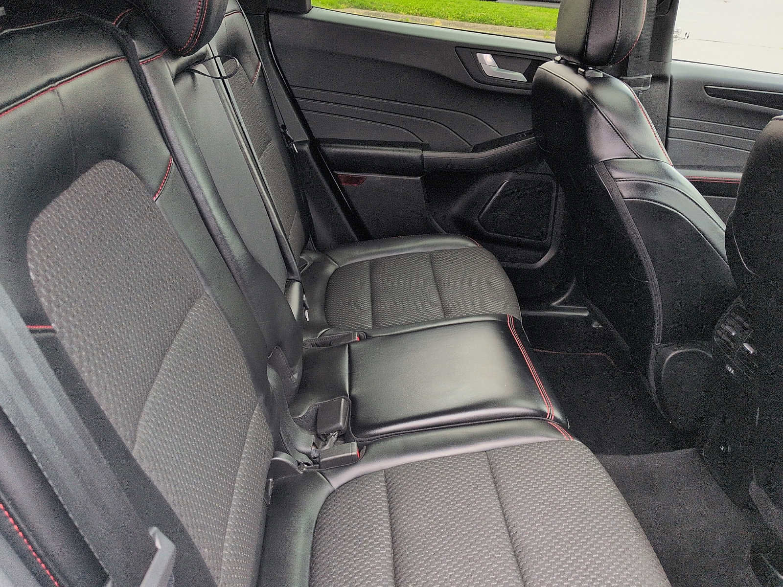 Used 2023 Ford Escape ST-Line w/ Tech Pack #1 FWD image 11