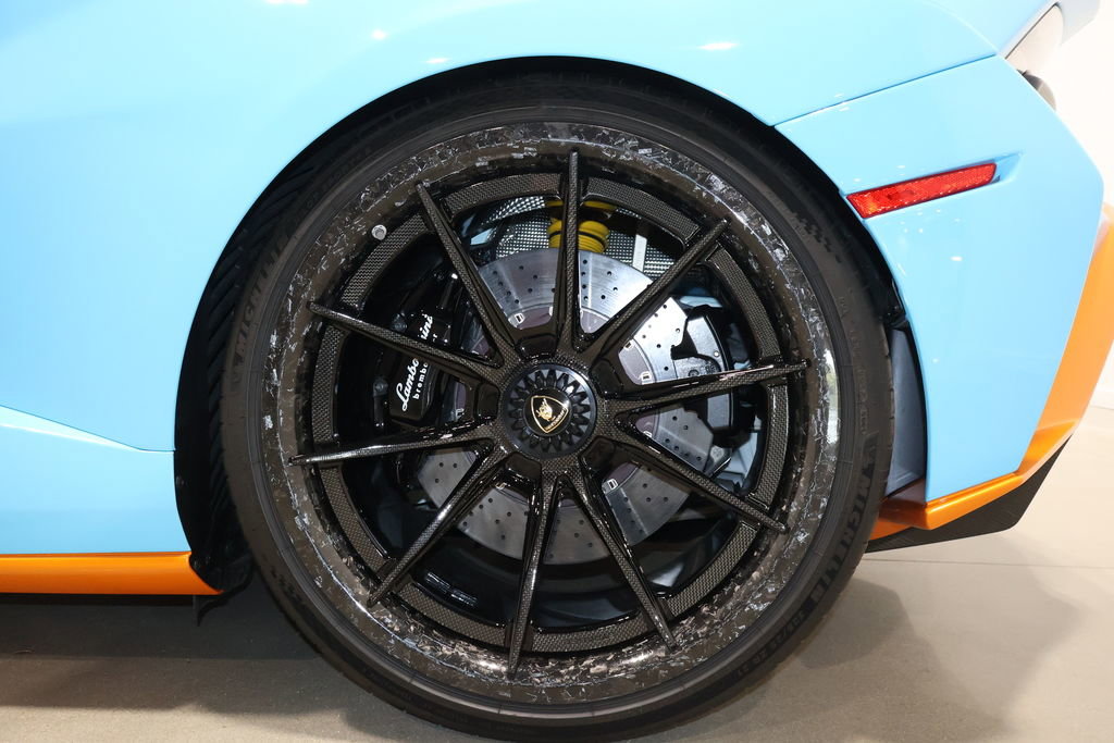 Used 2021 Lamborghini Huracan STO image 12