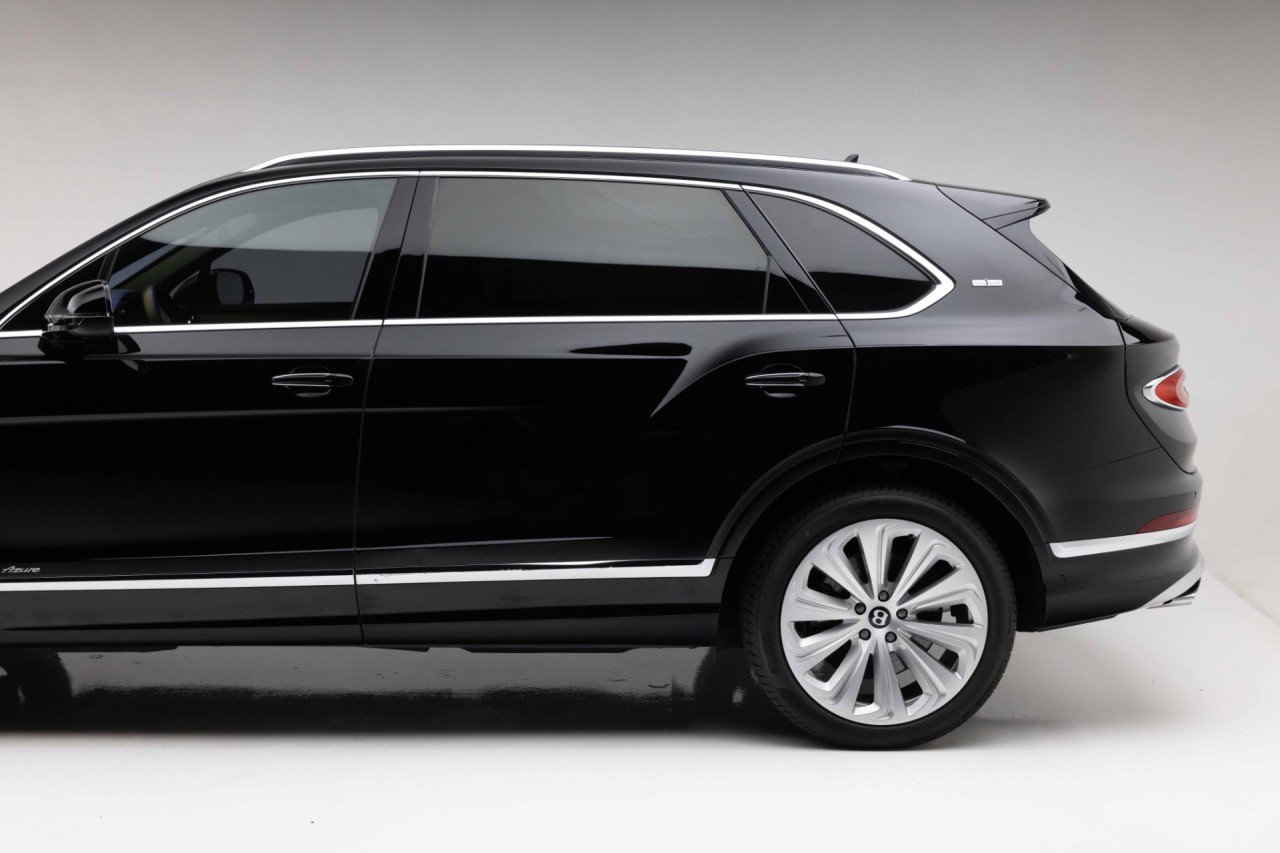 Used 2023 Bentley Bentayga Extended Wheelbase AWD/4WD image 23
