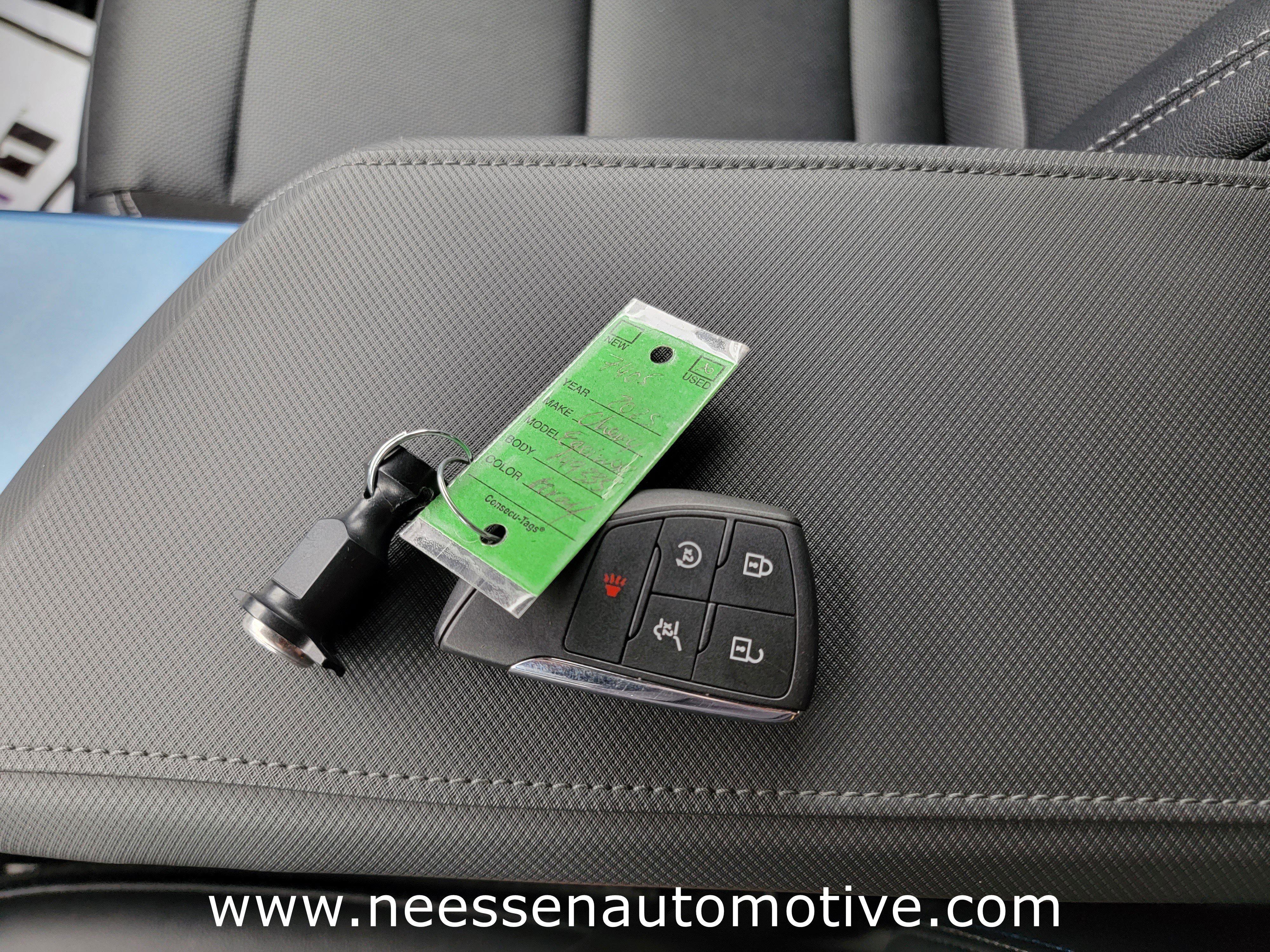 Used 2025 Chevrolet Equinox EV LT w/ Convenience Package image 29