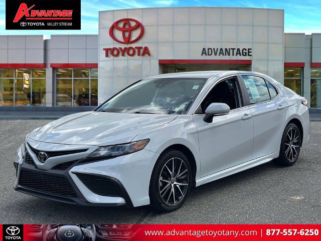 Used 2024 Toyota Camry SE FWD image 4