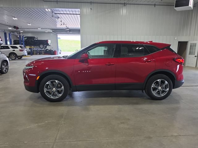 Used 2025 Chevrolet Blazer LT AWD/4WD image 5
