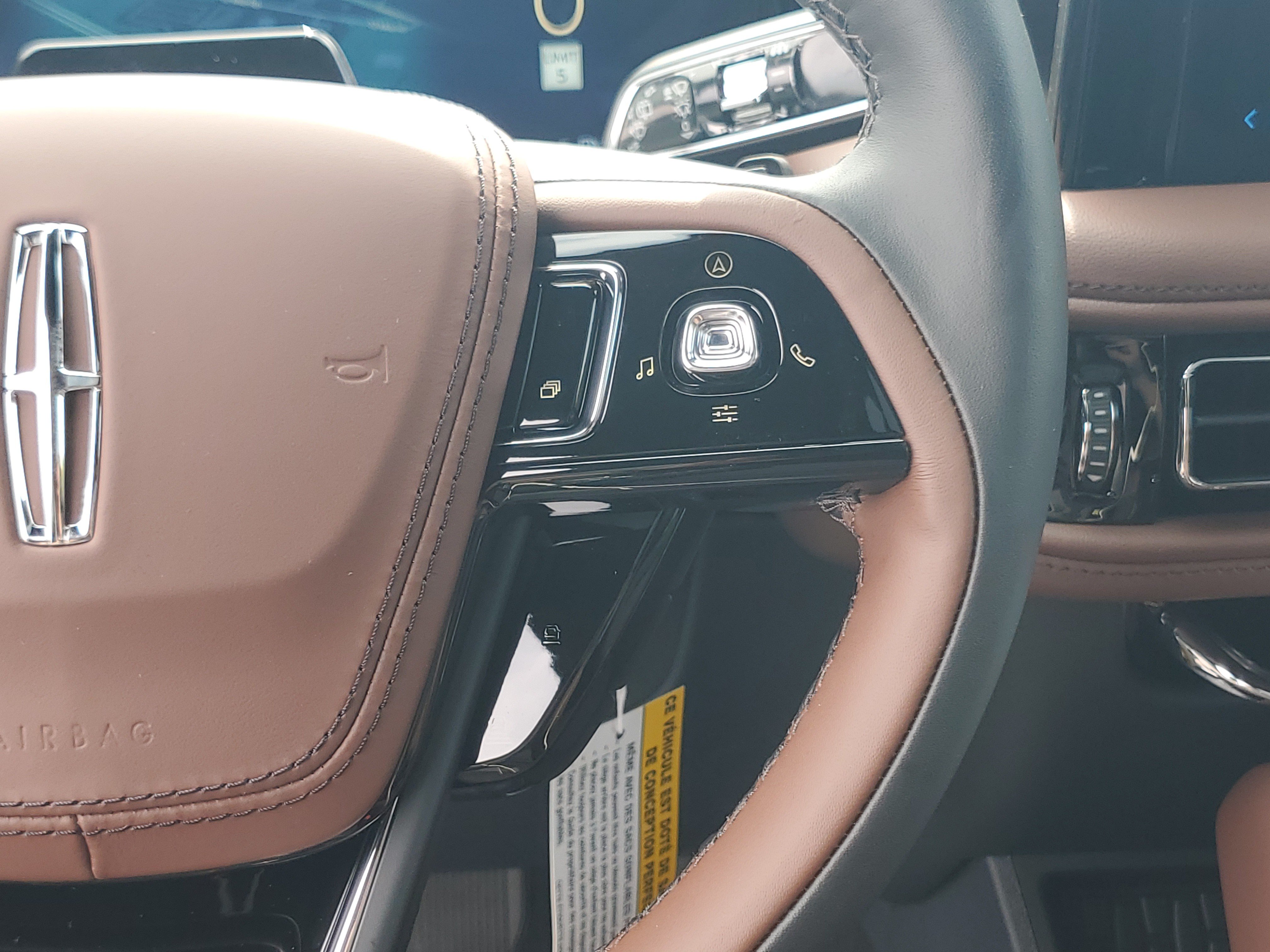 New 2027 Lincoln Aviator Reserve w/ Jet Appearance Package AWD/4WD image 17