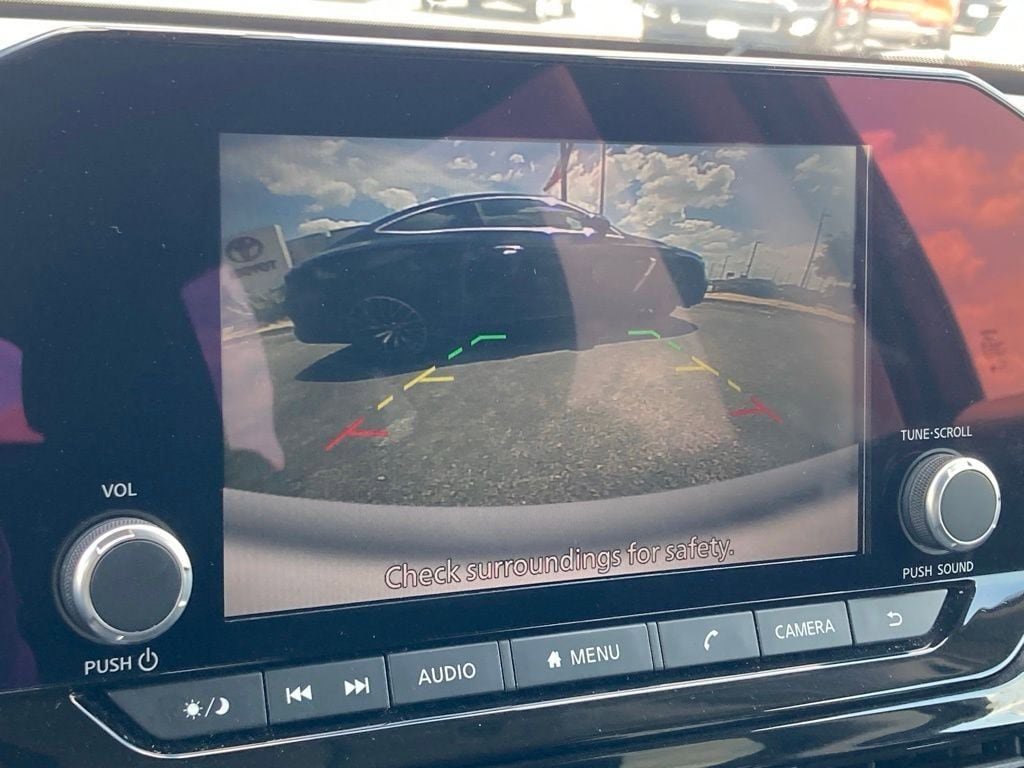 Used 2024 Nissan Pathfinder SV FWD image 23