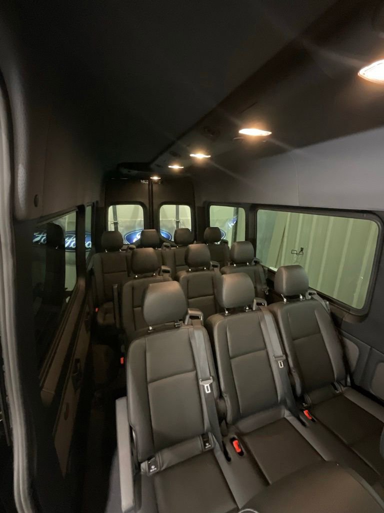 Used 2024 Mercedes-Benz Sprinter 2500 image 15