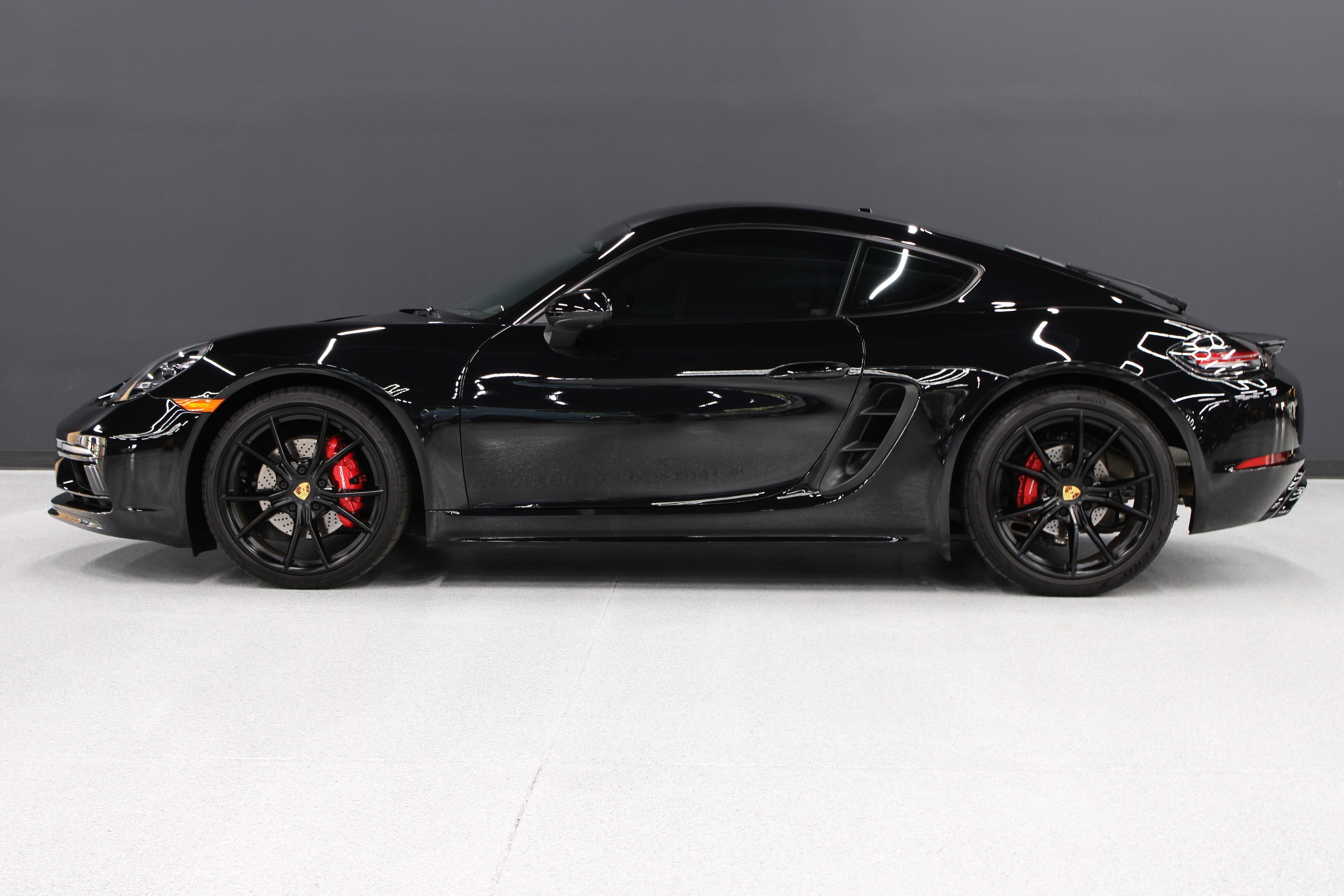 Used 2025 Porsche 718 Cayman S w/ Sportdesign Package RWD image 38
