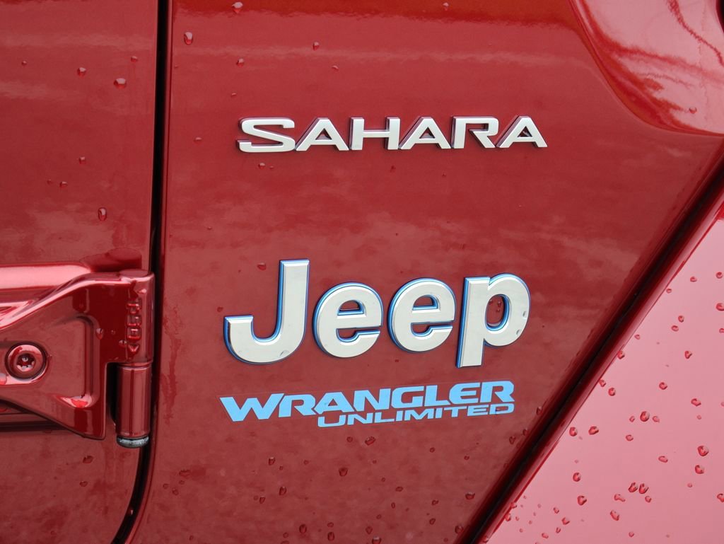 Used 2021 Jeep Wrangler Unlimited Sahara w/ Cold Weather Group AWD/4WD image 8