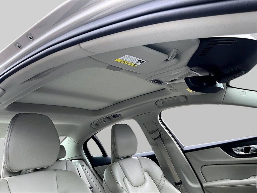 Used 2022 Volvo S60 B5 Momentum w/ Climate Package FWD image 20