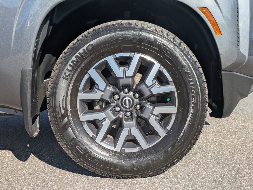 Used 2022 Nissan Frontier SV image 10