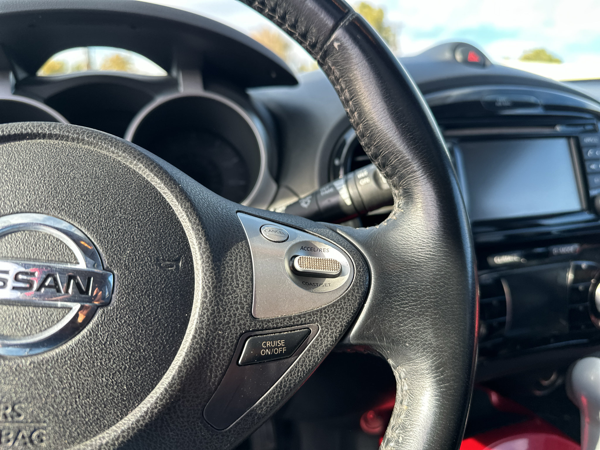 Used 2015 Nissan Juke SL AWD/4WD image 17