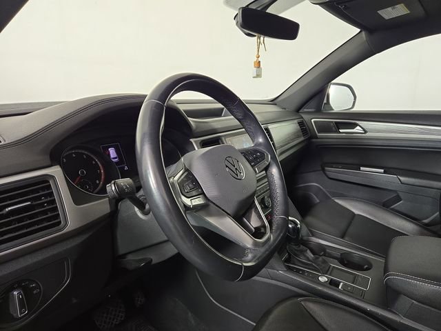 Used 2020 Volkswagen Atlas Cross Sport SE image 14