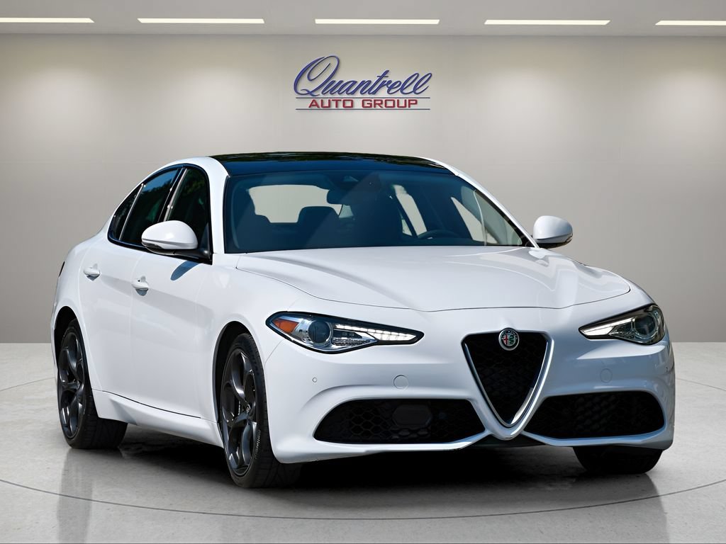 Used 2018 Alfa Romeo Giulia Ti Sport w/ Quick Order Package 22S Sport AWD/4WD image 2