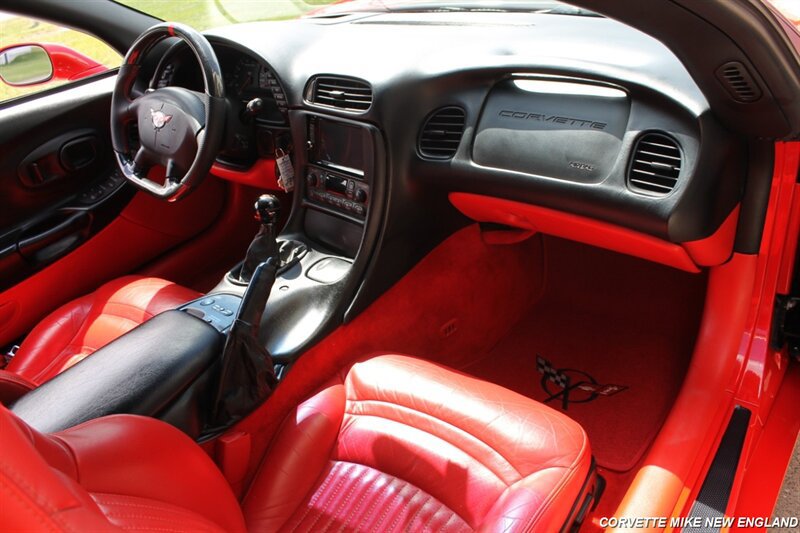 Used 2001 Chevrolet Corvette Coupe w/ Preferred Equipment Group2 RWD image 23