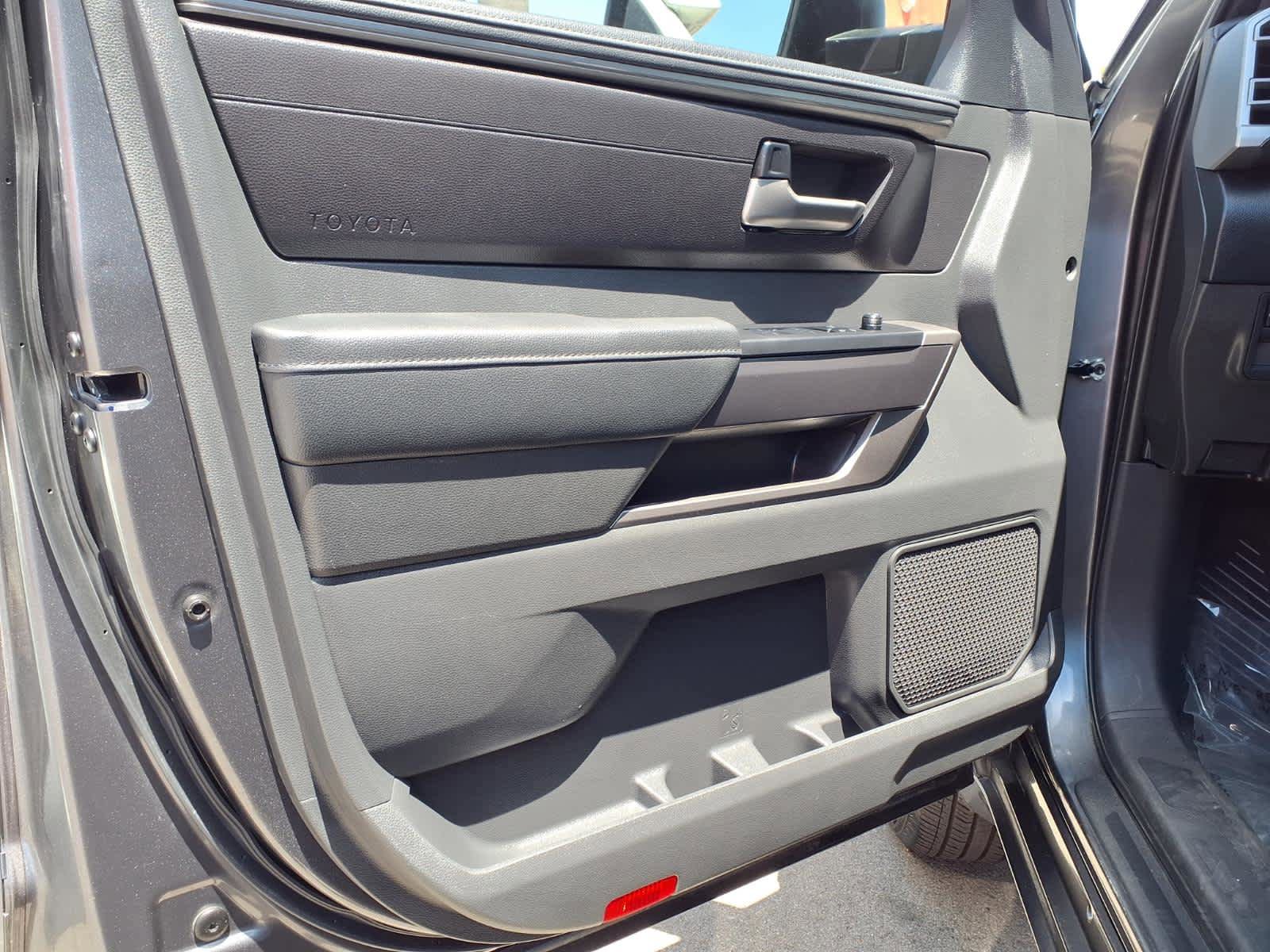 Used 2025 Toyota Tundra SR5 AWD/4WD image 17