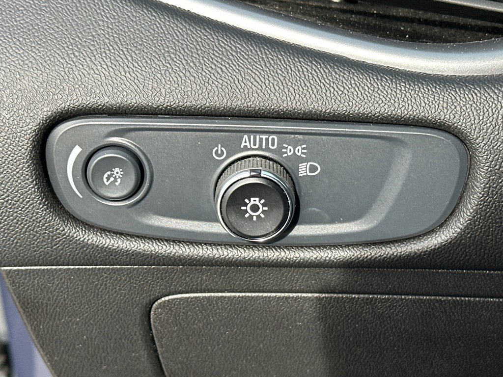 Used 2025 Chevrolet Malibu LT image 25