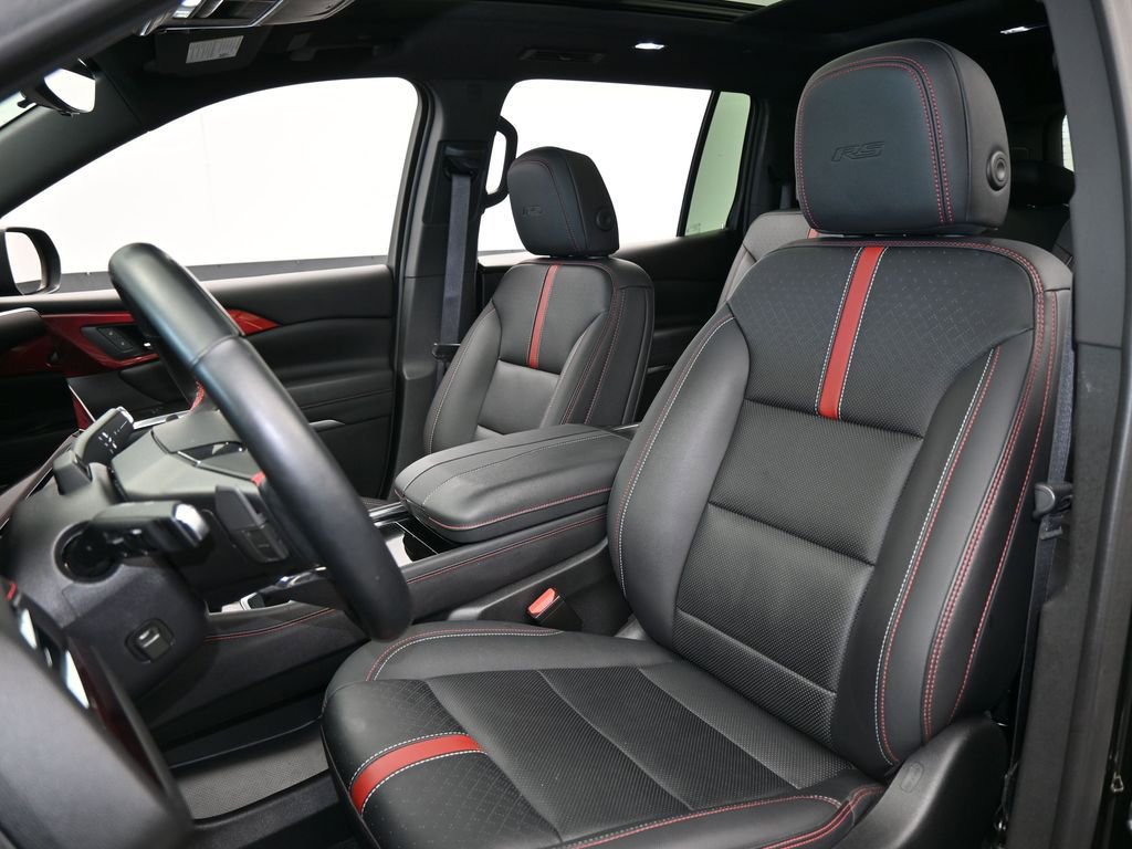 Used 2024 Chevrolet Traverse RS image 10