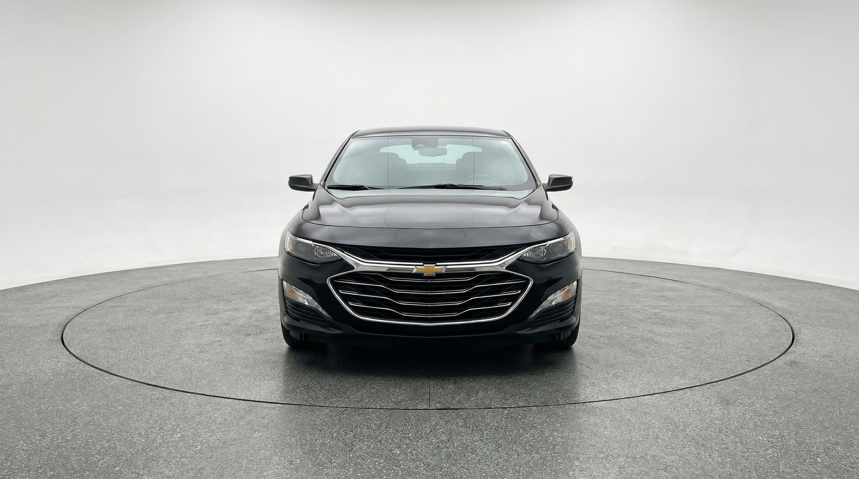 Used 2024 Chevrolet Malibu LT image 2