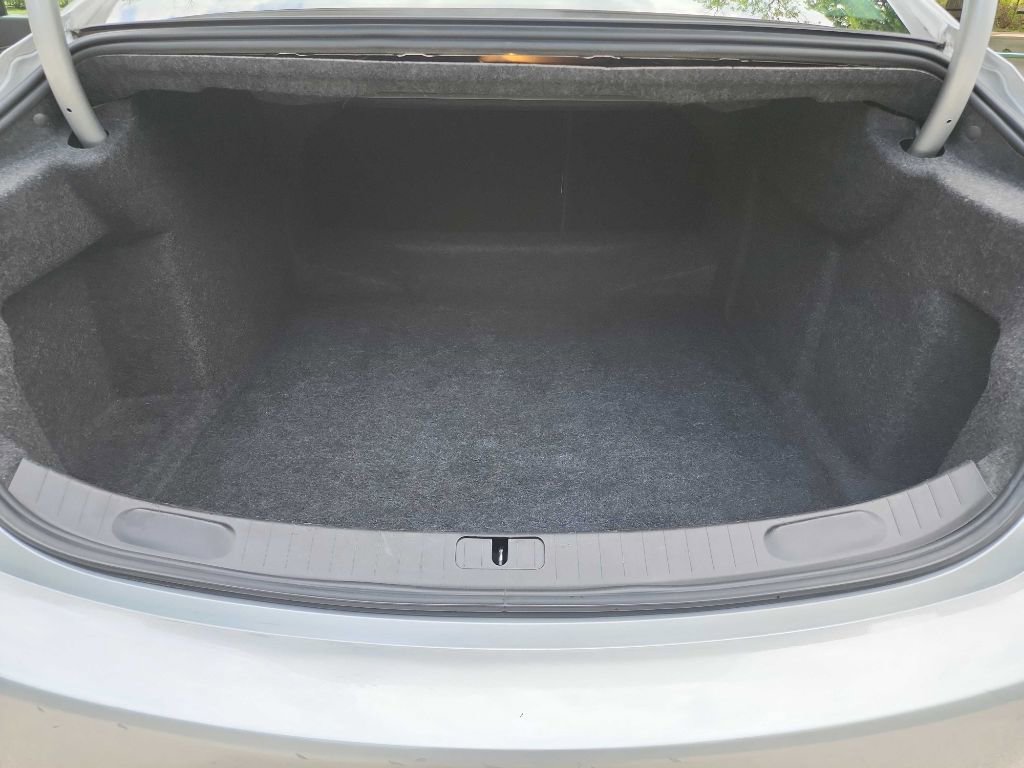 Used 2018 Chevrolet Impala LT image 31